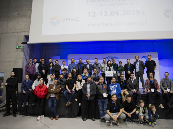 Hackathon zdjęcie uczestników